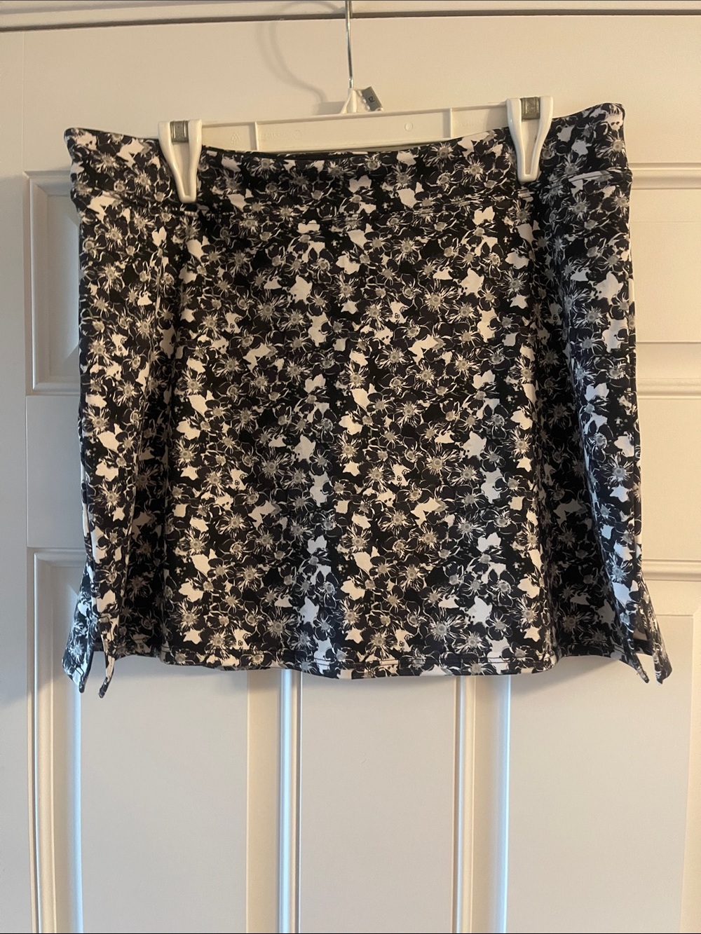 Black & White Floral Mini Skort
